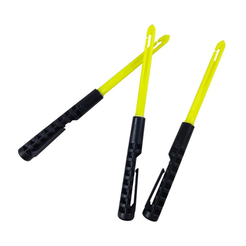 Ensemble de 2 outils pour la pêche à la mouche : extracteur de nœuds, dégorgeoir, dégorgeoir en plastique, jaune et noir.